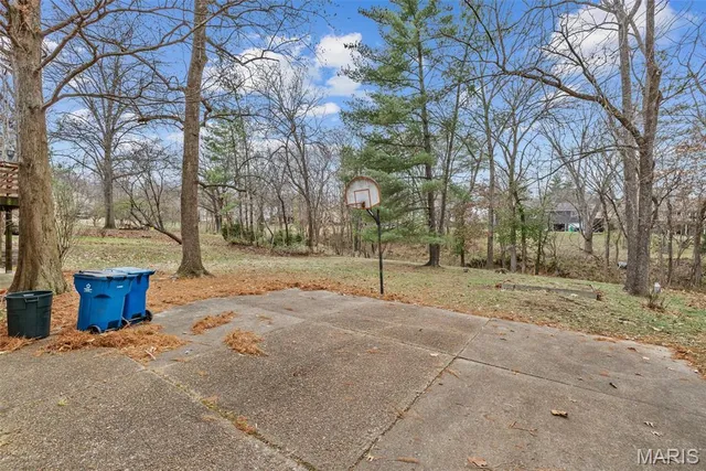 $225,000 | 807 Garonne Drive, Manchester, MO 63021