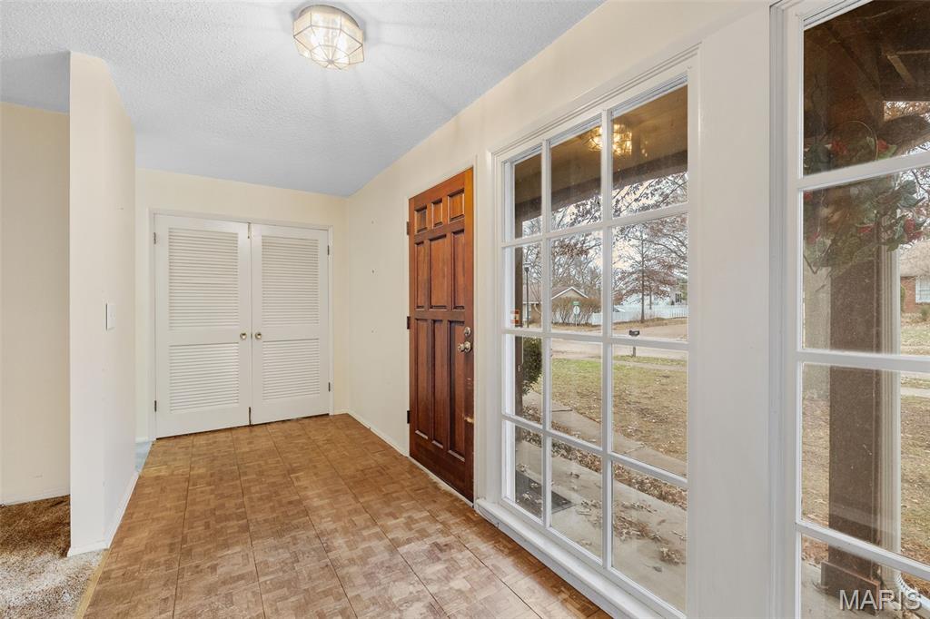 807 Garonne Drive Manchester, MO 63021 - Photo 4 of 29