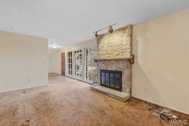 $225,000 | 807 Garonne Drive, Manchester, MO 63021