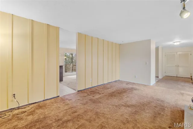 $225,000 | 807 Garonne Drive, Manchester, MO 63021