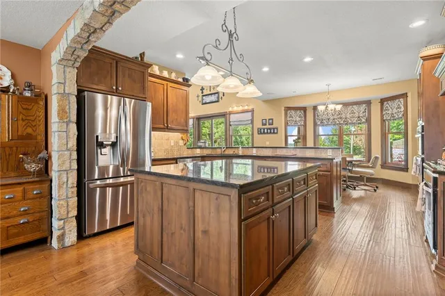 $1,275,000 | 18511 224th Street, Tonganoxie, KS 66086