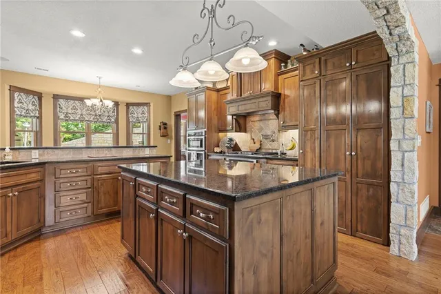 $1,275,000 | 18511 224th Street, Tonganoxie, KS 66086