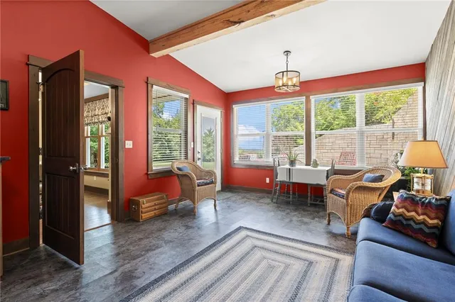 $1,275,000 | 18511 224th Street, Tonganoxie, KS 66086