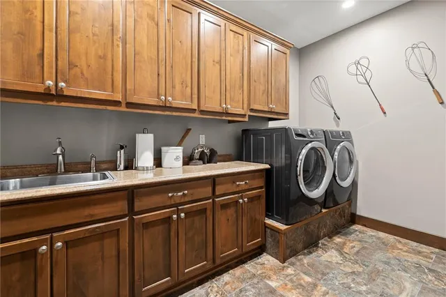 $1,275,000 | 18511 224th Street, Tonganoxie, KS 66086