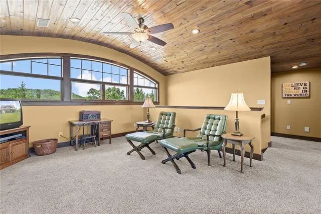 $1,275,000 | 18511 224th Street, Tonganoxie, KS 66086