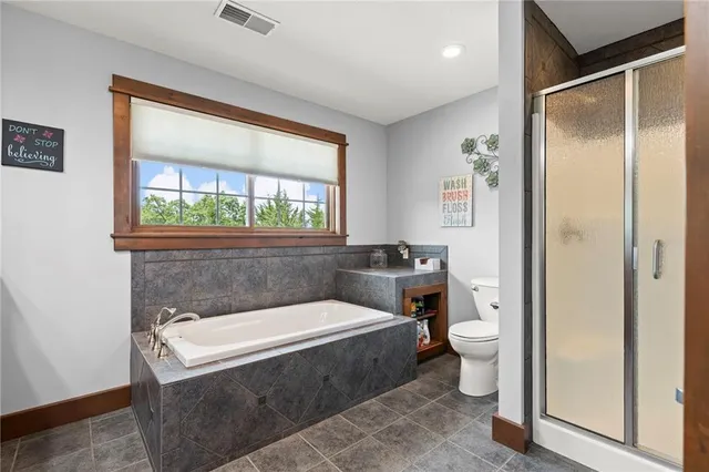 $1,275,000 | 18511 224th Street, Tonganoxie, KS 66086