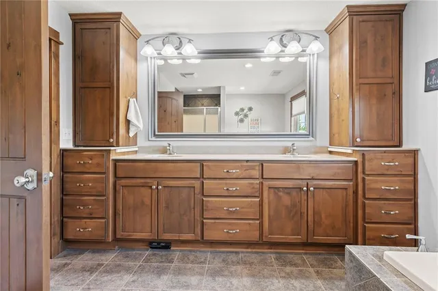 $1,275,000 | 18511 224th Street, Tonganoxie, KS 66086