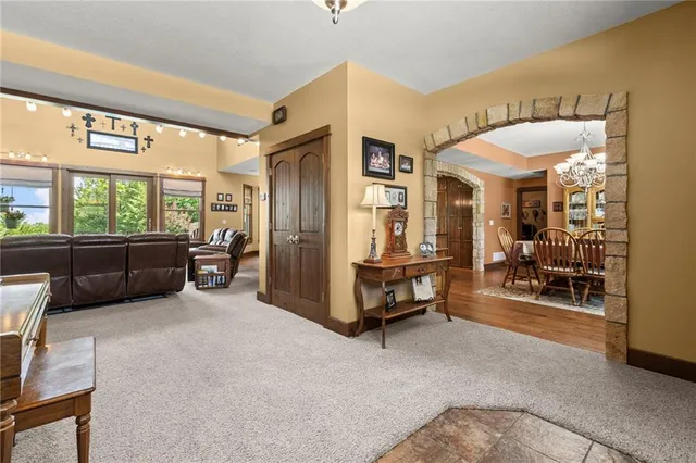 $1,275,000 | 18511 224th Street, Tonganoxie, KS 66086