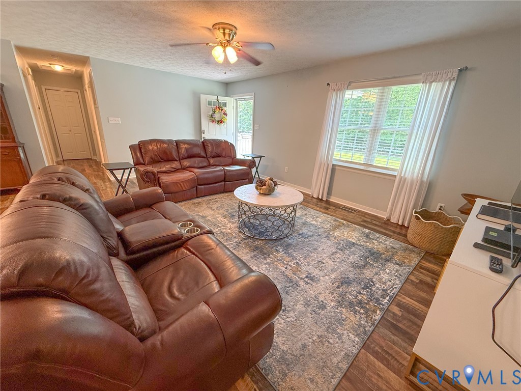 2293 Turkey Island Road Crewe, VA 23930 - Photo 5 of 36