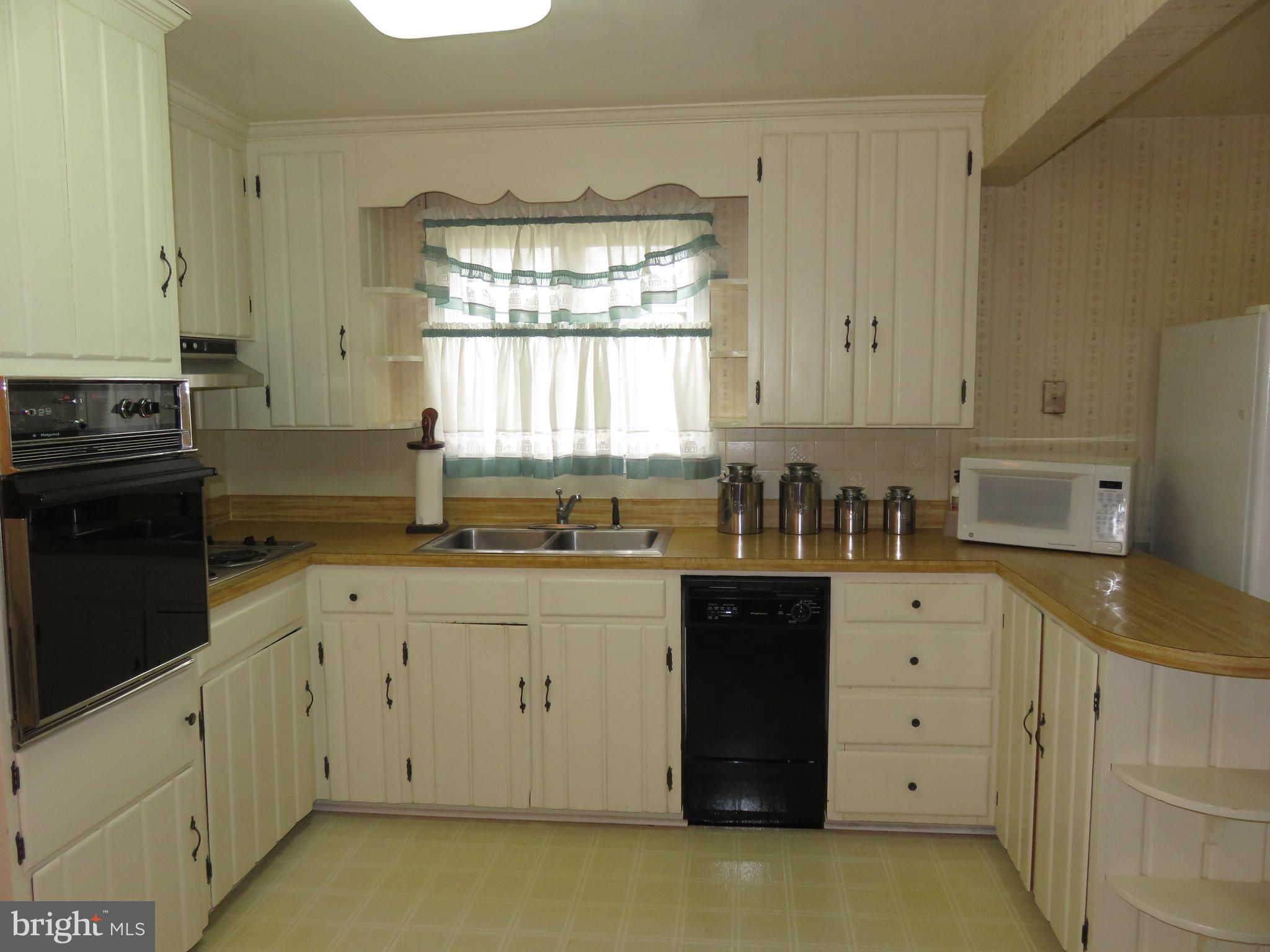 1031 Ficklen Road Fredericksburg, VA 22405 - Photo 17 of 26 Kitchen