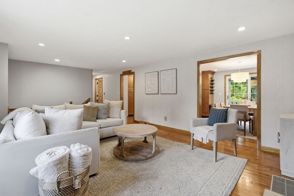 33 R Melrose Avenue Wilmington, MA 01887 - Photo 5 of 28 Gallery Image 5