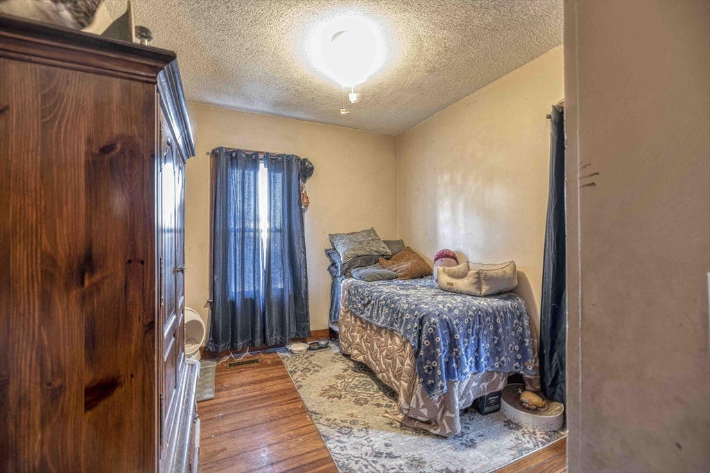 26 Stockton Street Fall River, MA 02721 - Photo 2 of 40