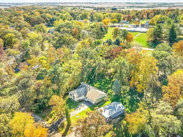 $269,900 | 1969 Baintree Road, Lake Summerset, IL 61019