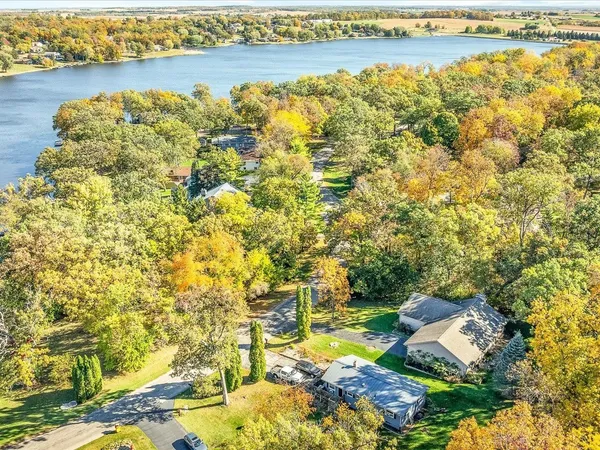 $269,900 | 1969 Baintree Road, Lake Summerset, IL 61019