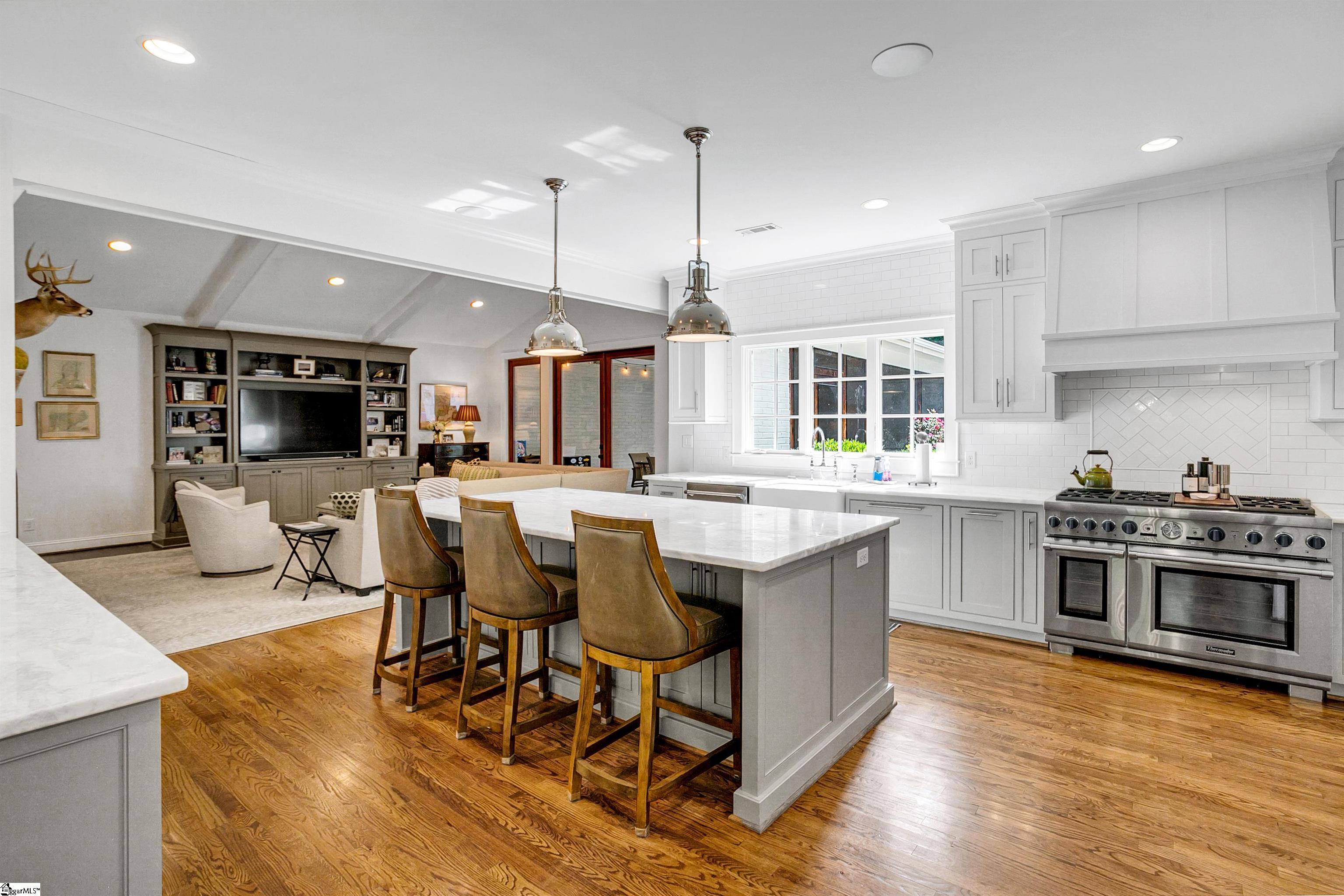 23 Stillwood Drive Greenville, SC 29607 - Photo 8 of 48