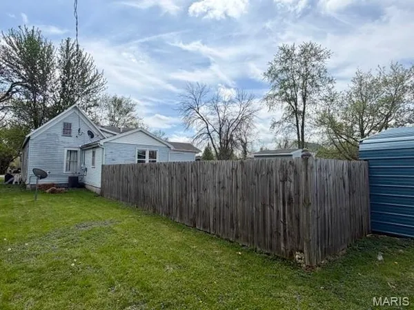 $79,900 | 409 North 2nd Street, Wellsville, MO 63384