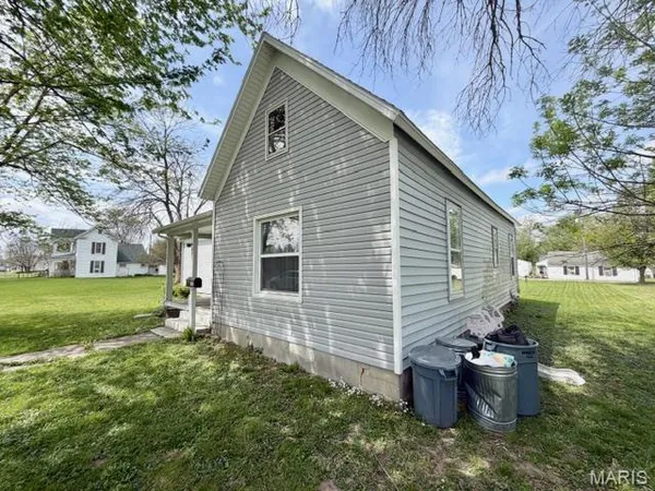 $79,900 | 409 North 2nd Street, Wellsville, MO 63384