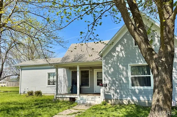 $79,900 | 409 North 2nd Street, Wellsville, MO 63384