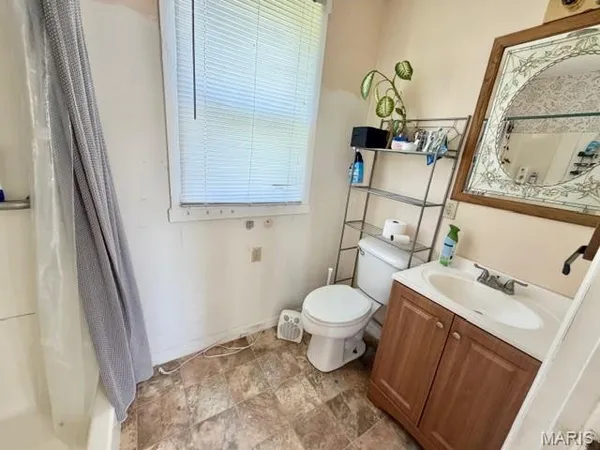 $79,900 | 409 North 2nd Street, Wellsville, MO 63384