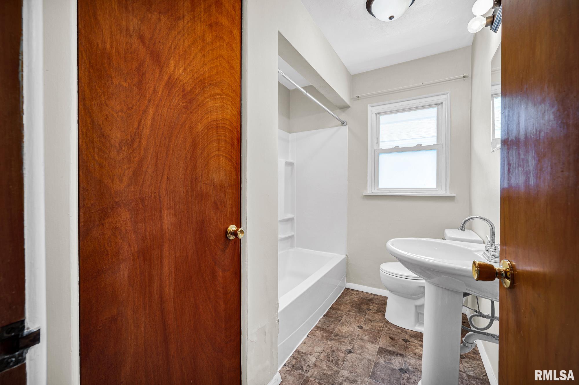 1205 Sheridan Road Pekin, IL 61554 - Photo 16 of 26