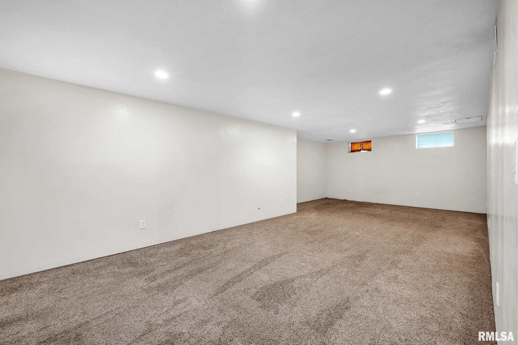 1205 Sheridan Road Pekin, IL 61554 - Photo 17 of 26