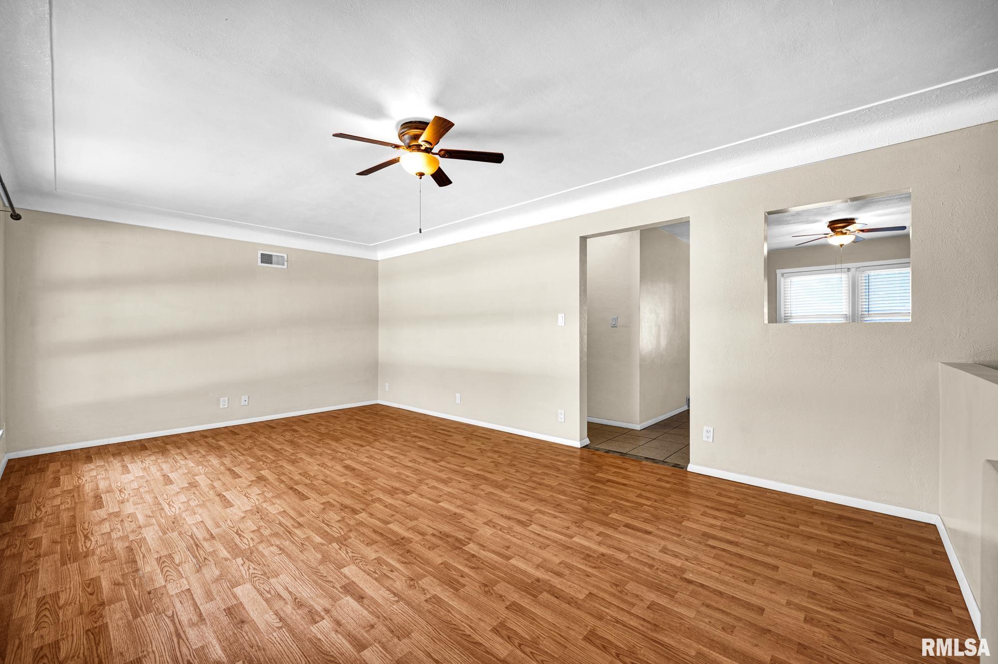 1205 Sheridan Road Pekin, IL 61554 - Photo 5 of 26