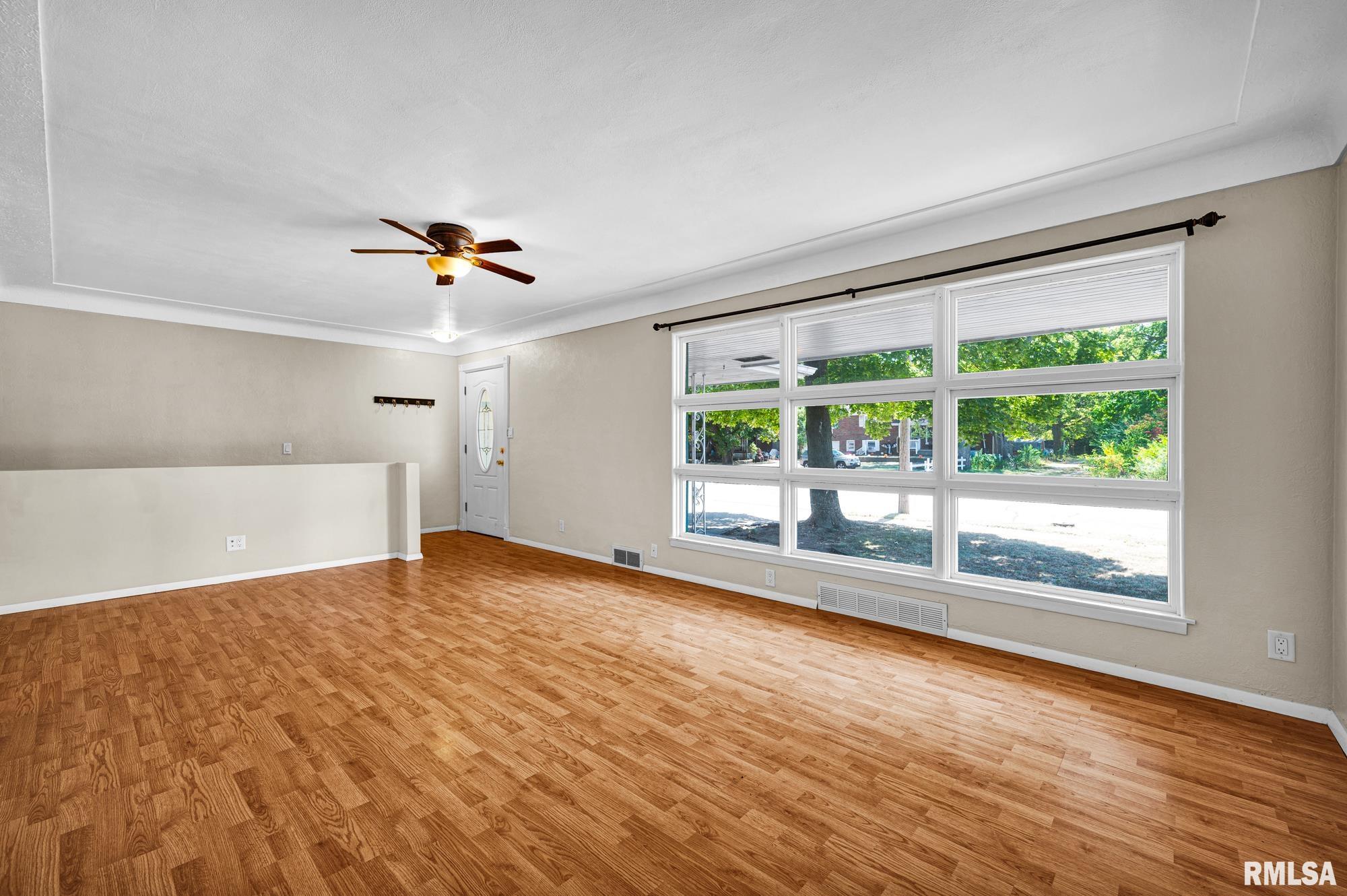 1205 Sheridan Road Pekin, IL 61554 - Photo 6 of 26