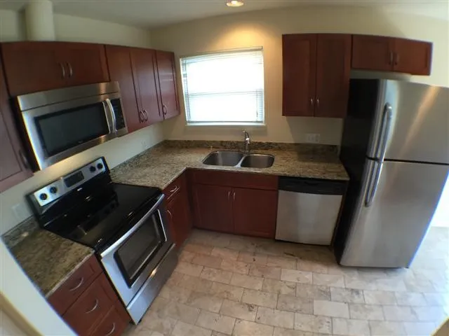 $825 | 2703 Swisher Street, Unit 306A, Austin, TX 78705