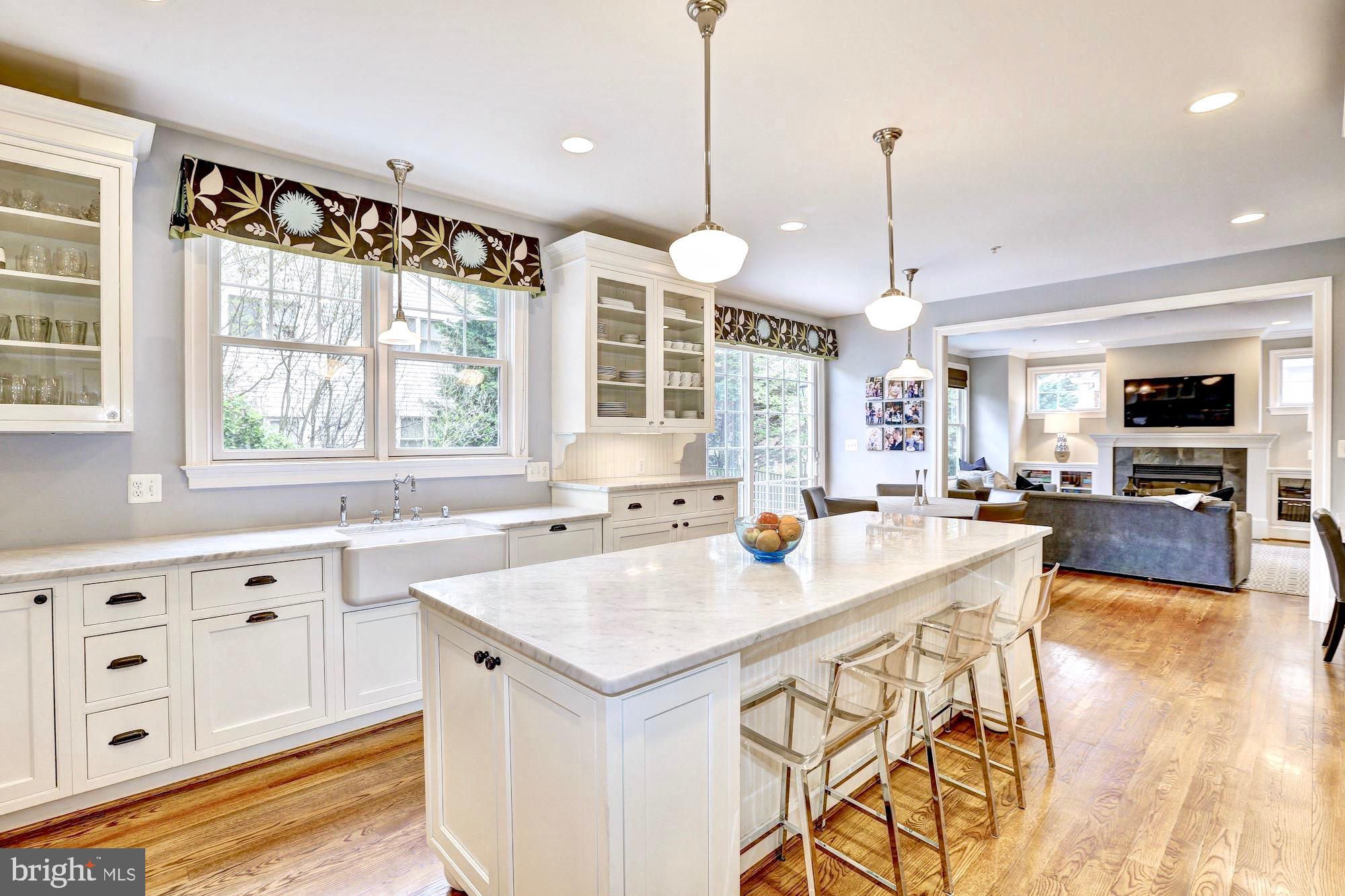 5317 Yorktown Road Bethesda, MD 20816 - Photo 11 of 54