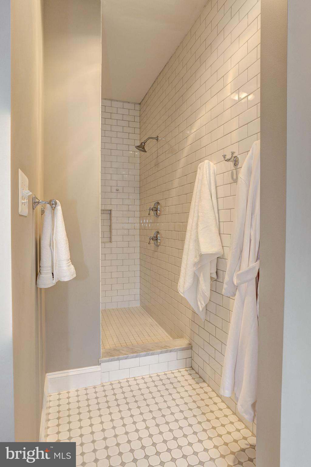 5317 Yorktown Road Bethesda, MD 20816 - Photo 29 of 54