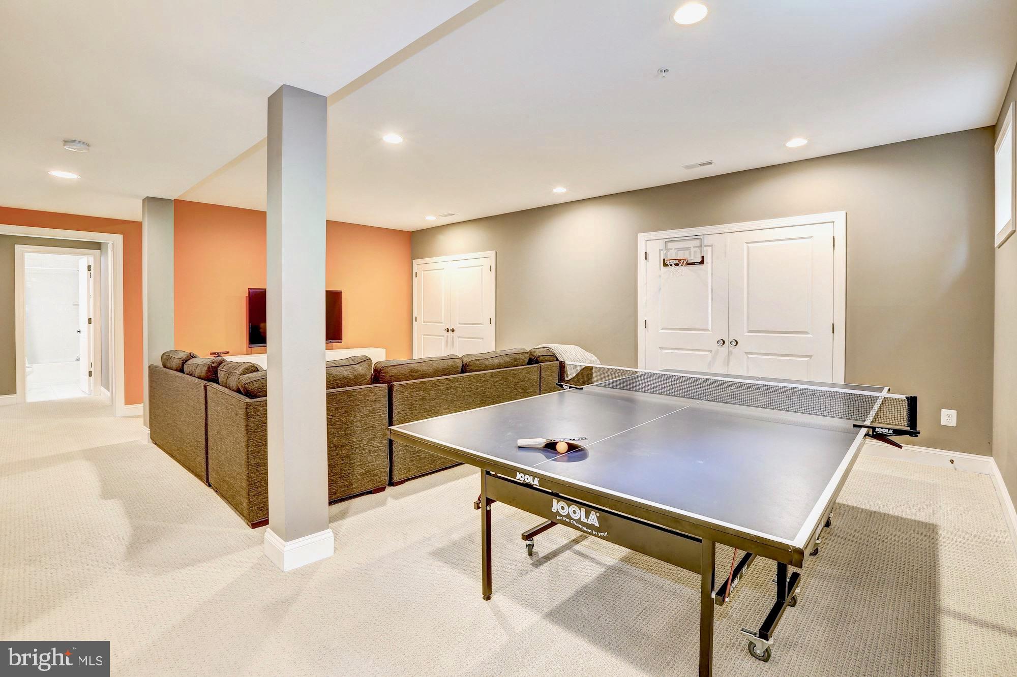 5317 Yorktown Road Bethesda, MD 20816 - Photo 46 of 54