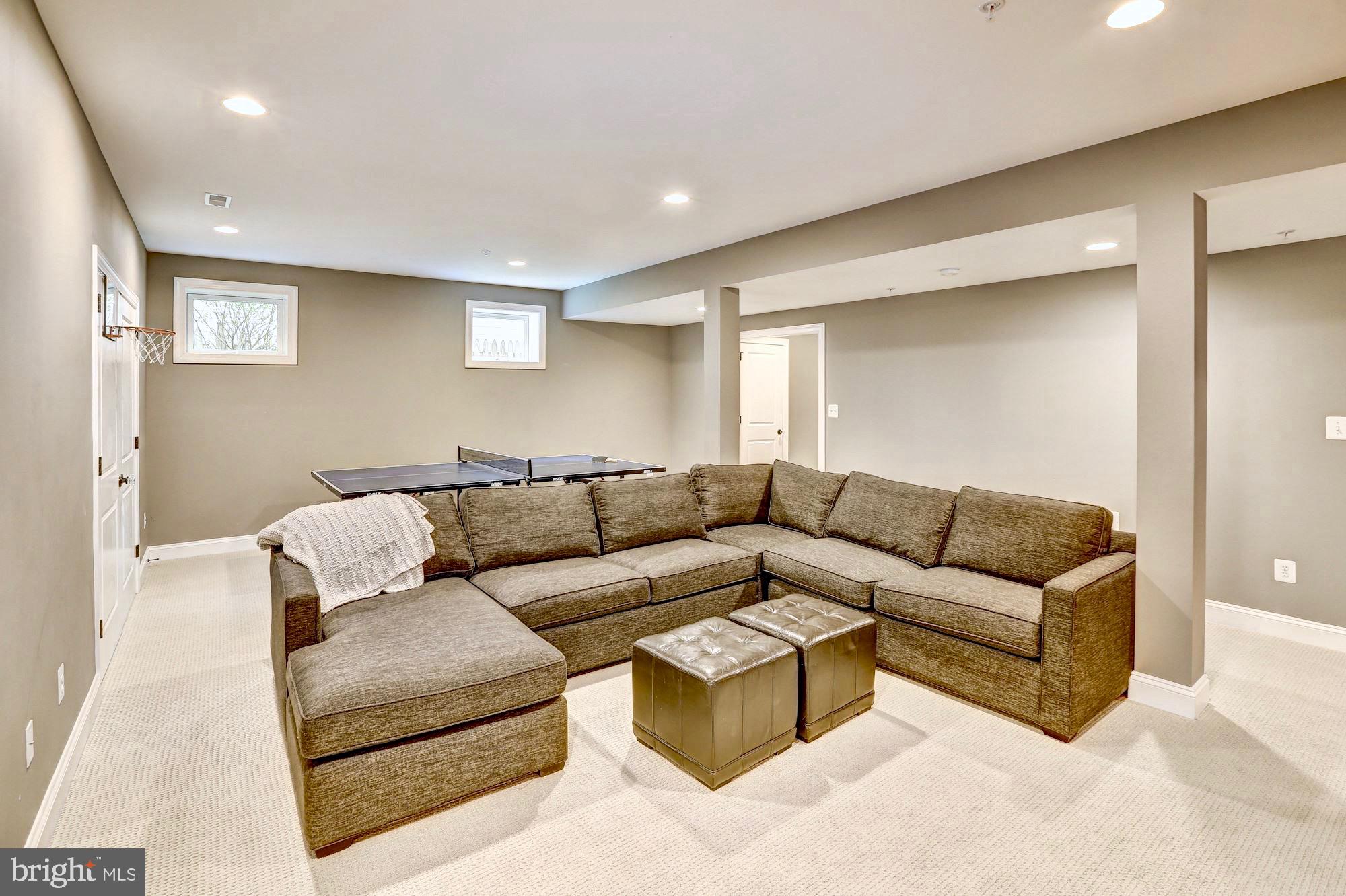 5317 Yorktown Road Bethesda, MD 20816 - Photo 48 of 54