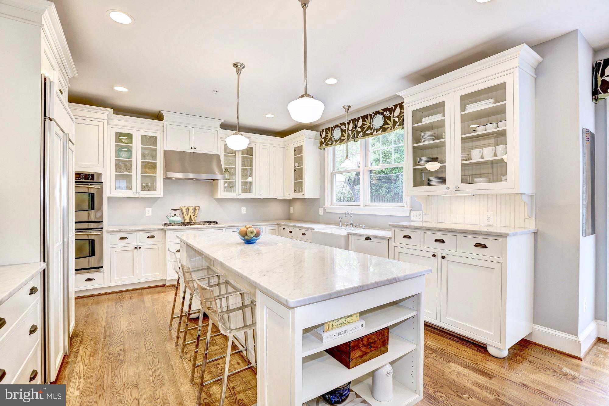 5317 Yorktown Road Bethesda, MD 20816 - Photo 9 of 54