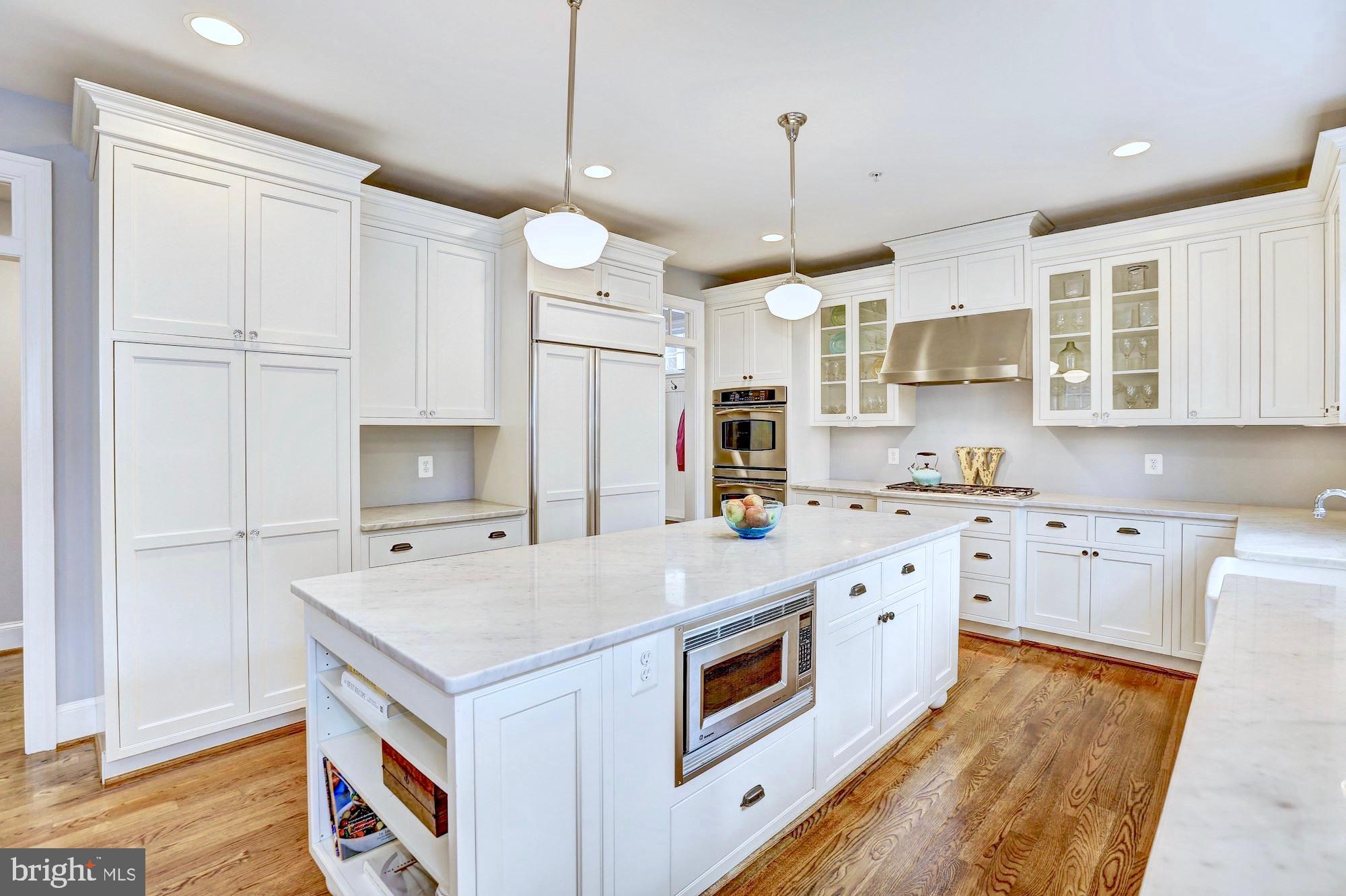 5317 Yorktown Road Bethesda, MD 20816 - Photo 10 of 54