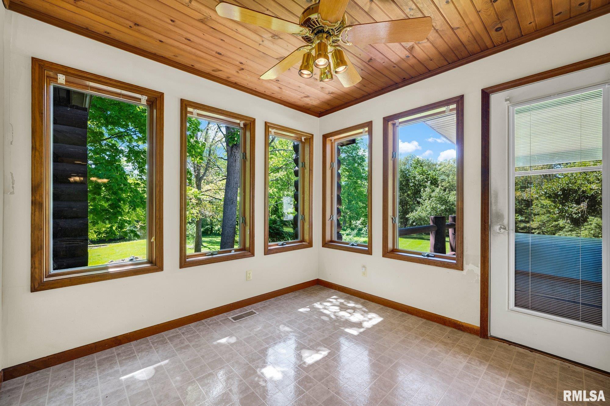 288 Macallen Lake Road Carlock, IL 61725 - Photo 18 of 94
