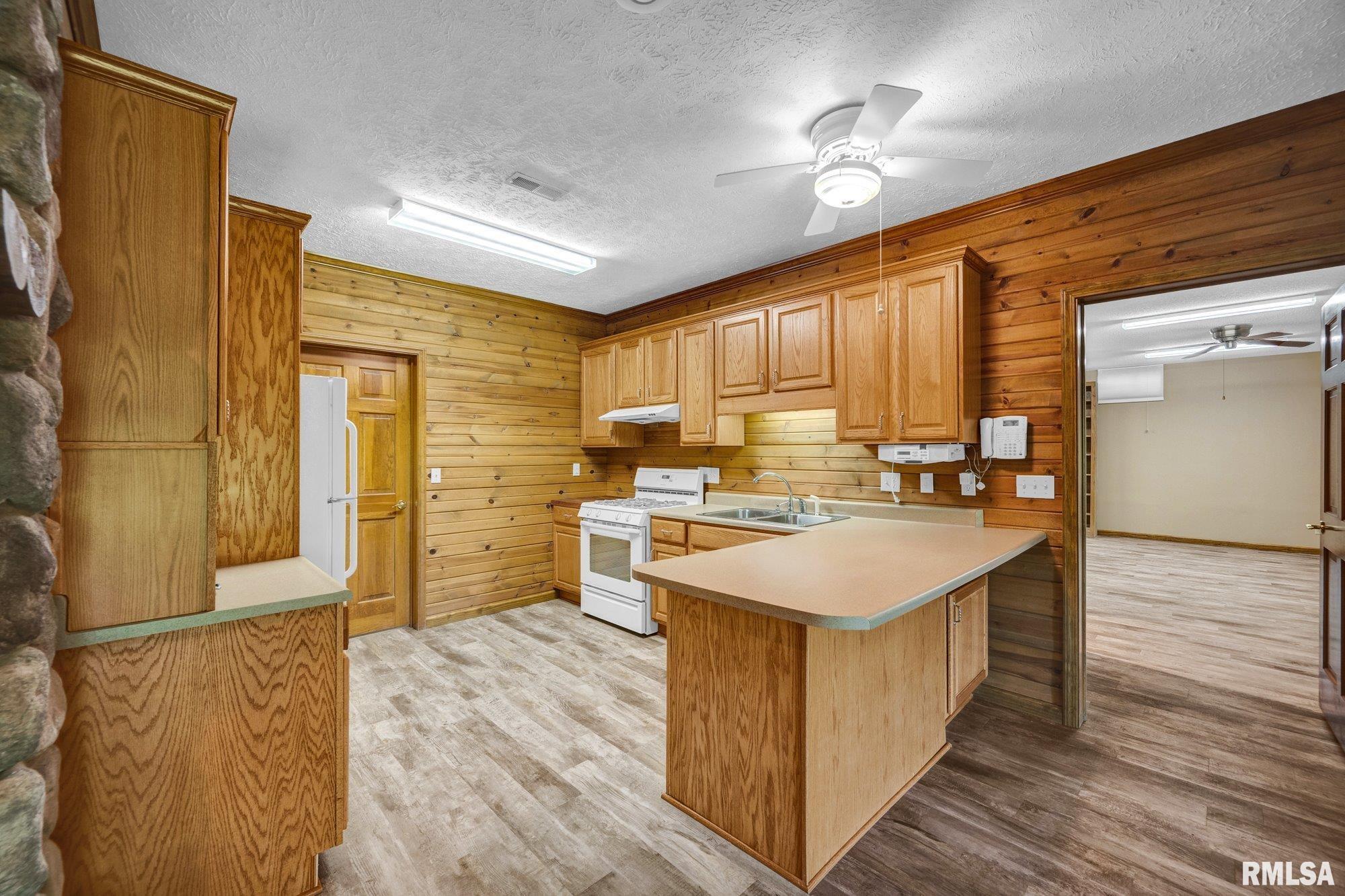 288 Macallen Lake Road Carlock, IL 61725 - Photo 43 of 94
