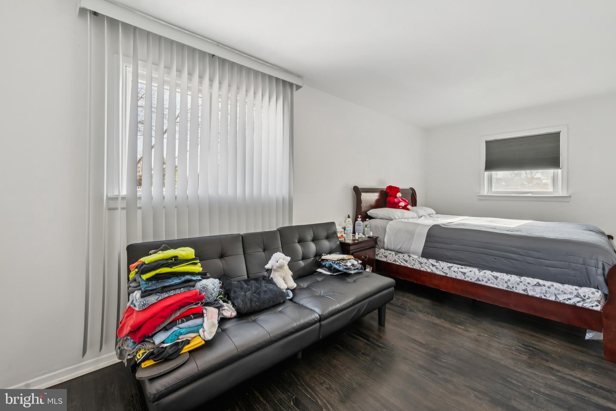 640 Bem Street Riverside, NJ 08075 - Photo 11 of 26 a living room with furniture and a couch