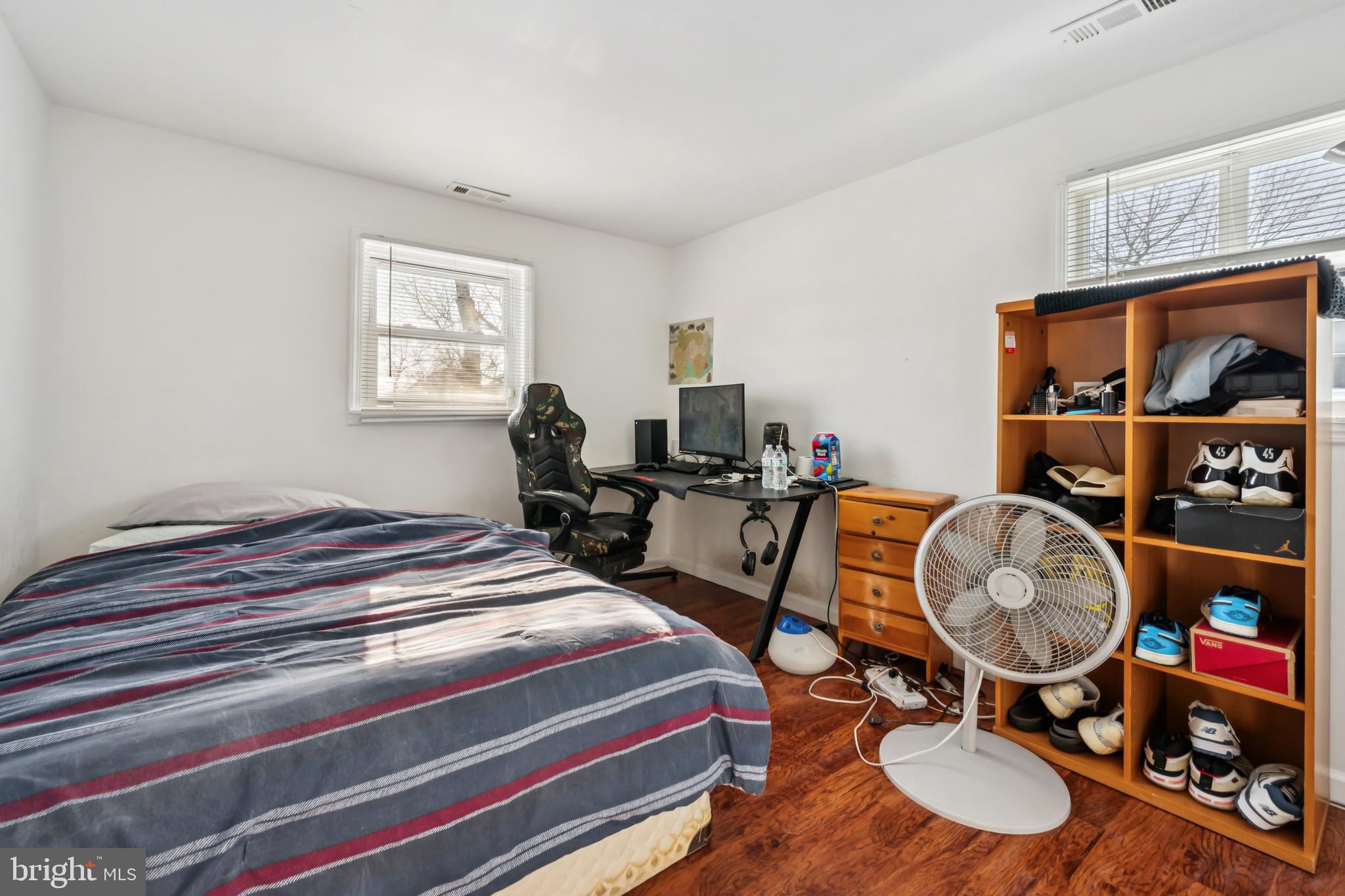 640 Bem Street Riverside, NJ 08075 - Photo 24 of 26 a bedroom with bed and a window
