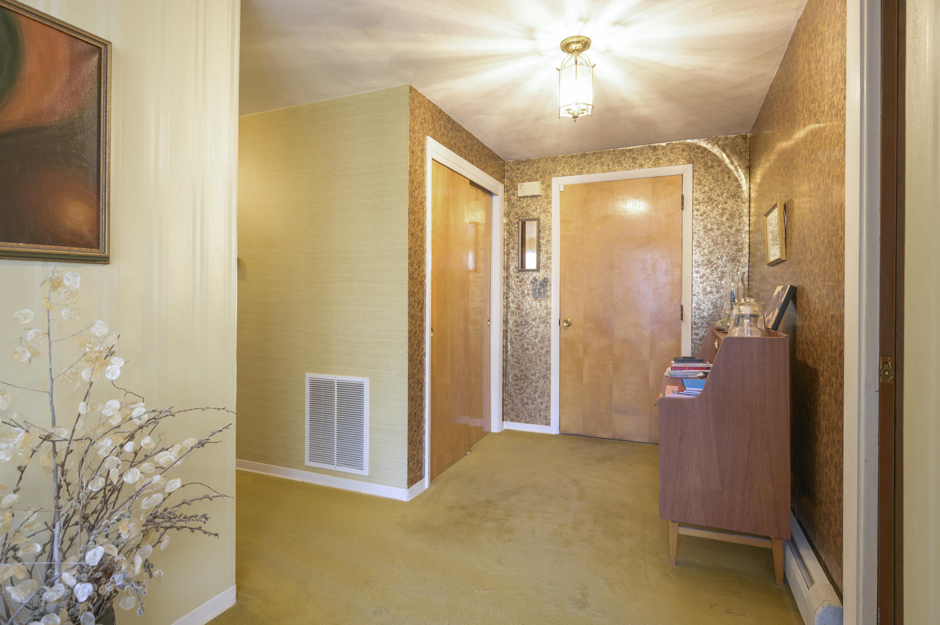 307 Holly Point Road Centerville, MA 02632 - Photo 4 of 30 003-photo-foyer-9003837