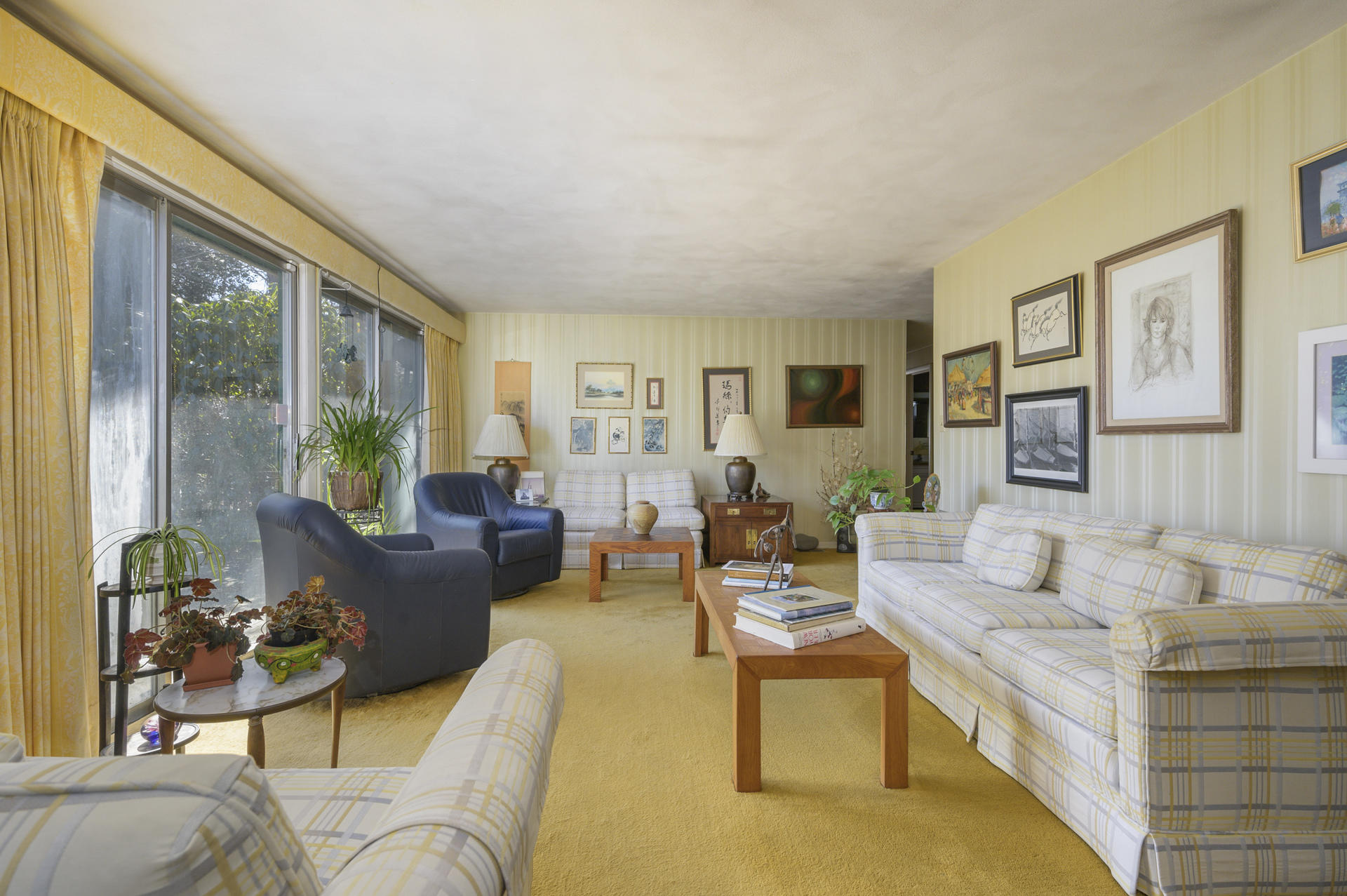 307 Holly Point Road Centerville, MA 02632 - Photo 7 of 30 006-photo-living-room-9003830