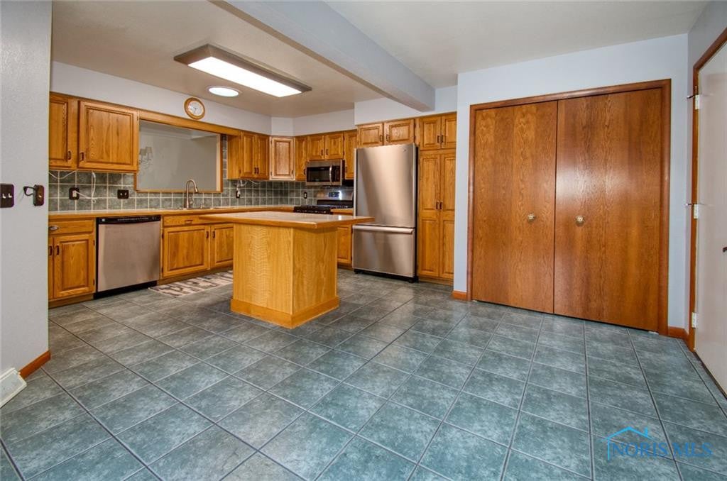 5653 Eaglebrook Road Toledo, OH 43615 - Photo 4 of 33 Gallery Image 4