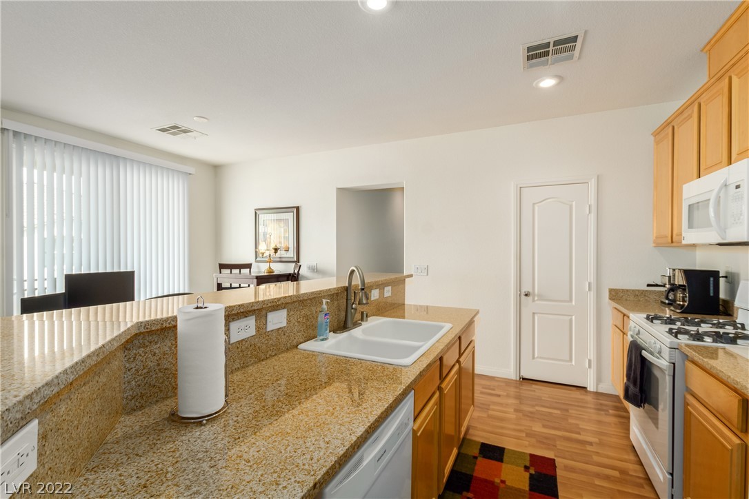 9113 Ripple Ridge Avenue, Unit 101 Las Vegas, NV 89149 - Photo 14 of 41