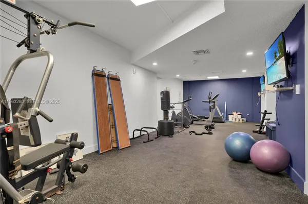 $2,350 | 16558 Northeast 26th Avenue, Unit 2A, North Miami Beach, FL 33160