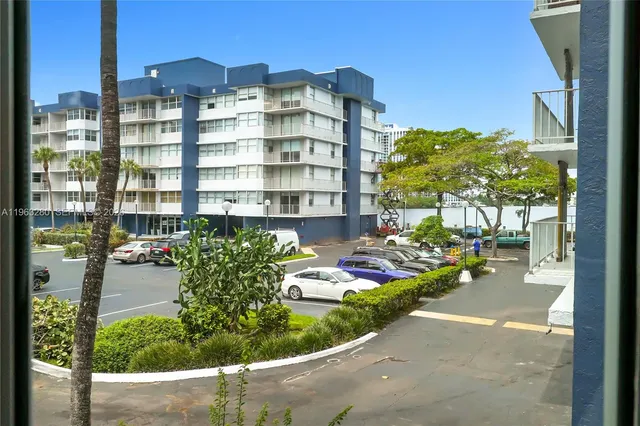 $2,350 | 16558 Northeast 26th Avenue, Unit 2A, North Miami Beach, FL 33160