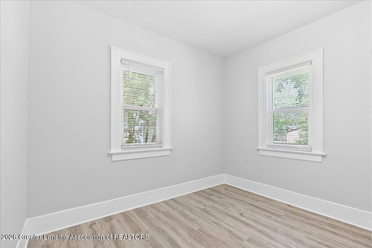 6041 Hilliard Road Lansing, MI 48911 - Photo 11 of 26 15-Media Jett - 06