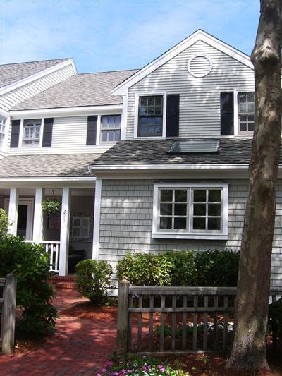 215 Dun Robin Road, Unit 215 Mashpee, MA 02649 - Photo 1 of 13 Primary Photo