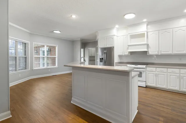 $425,000 | 233 Plantation Drive, Manning, SC 29102