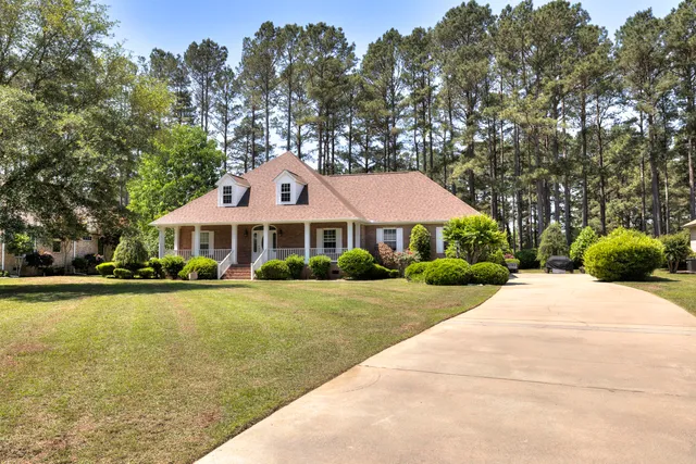 $425,000 | 233 Plantation Drive, Manning, SC 29102