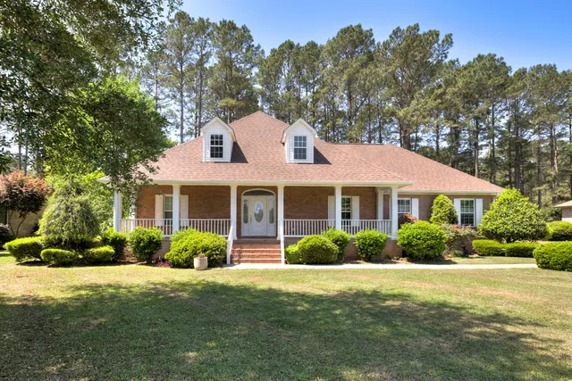 $425,000 | 233 Plantation Drive, Manning, SC 29102
