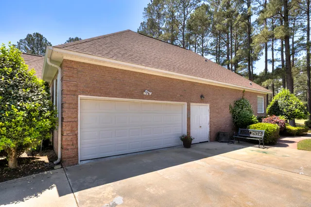 $425,000 | 233 Plantation Drive, Manning, SC 29102